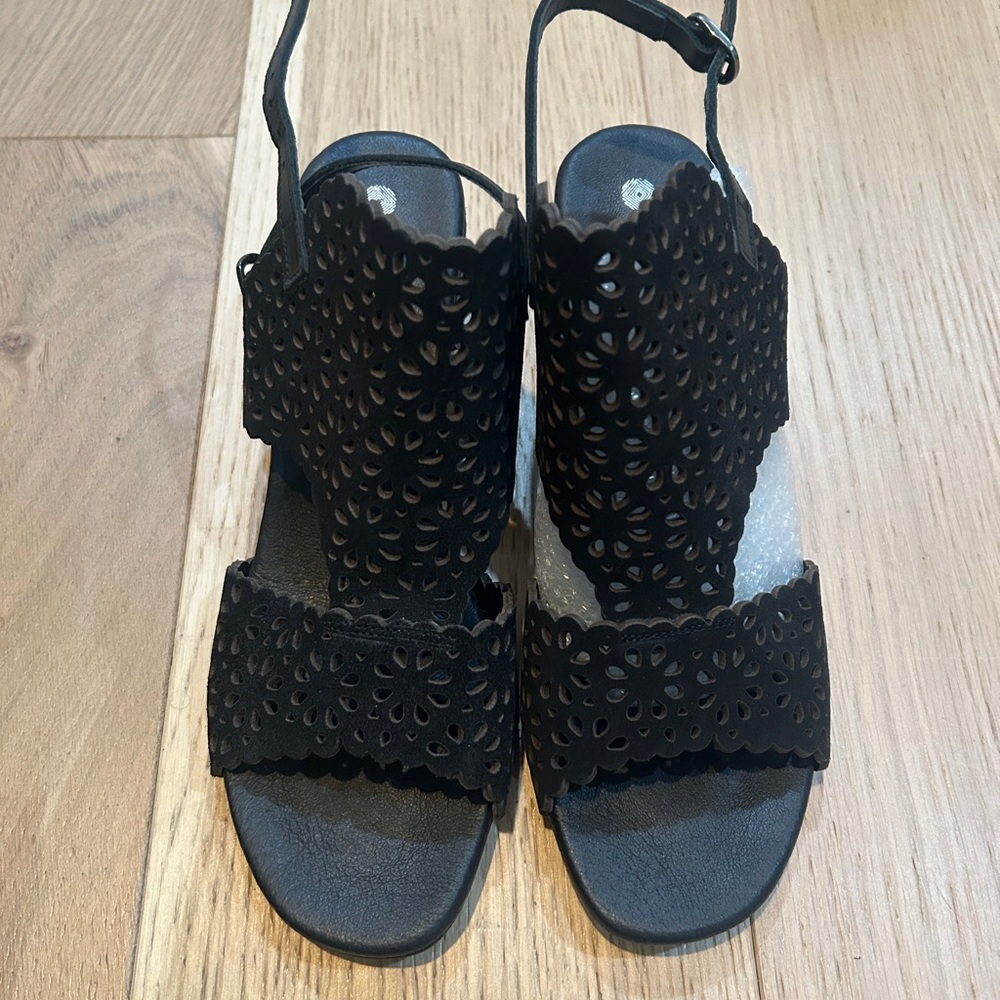 Eric Michael Black Suede Delliah Shoes Sz 41 NEW
